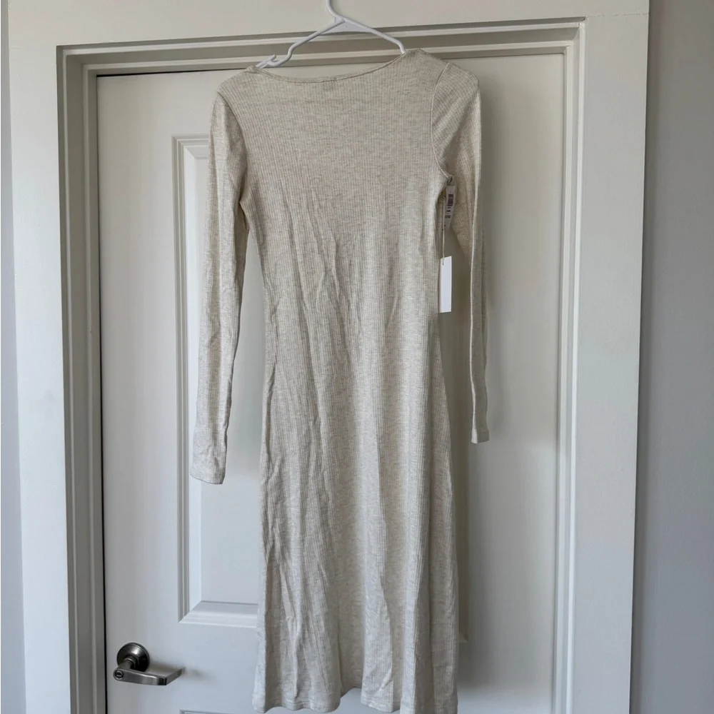 Aritzia Long Sleeve Dress - Picture 4 of 4